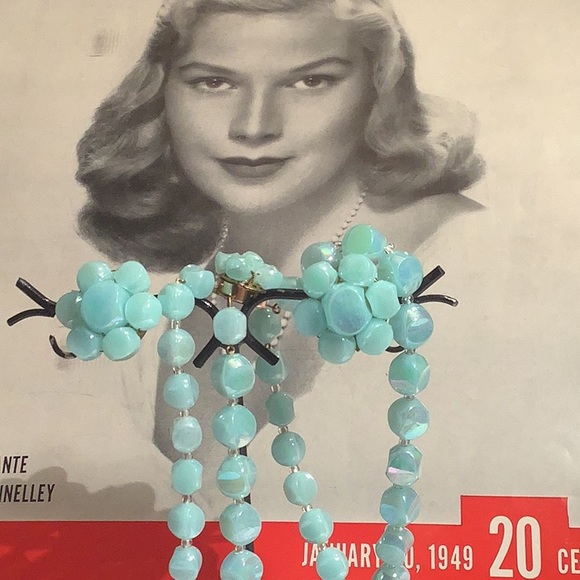 VINTAGE 1950s WEST GERMAN 2 STRAND  AQUA IRIDESCENT BEADED NECKLACE EARRINGS - Picture 2 of 8